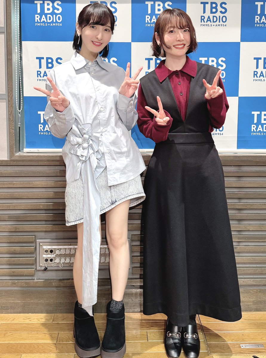 佐倉綾音さんと花澤香菜さん、ラジオで公開クリスマスデート💕
佐倉さんの勝負服（ミニスカ）にもご注目ください👀

お聞き逃しの方は #radikoタイムフリー で📻
佐倉綾音 論理×ロンリー | TBSラジオ | 2025/12/24/水  22:00-22:55 radiko.jp/share/?sid=TBS…

#佐倉論理 #佐倉綾音 #花澤香菜