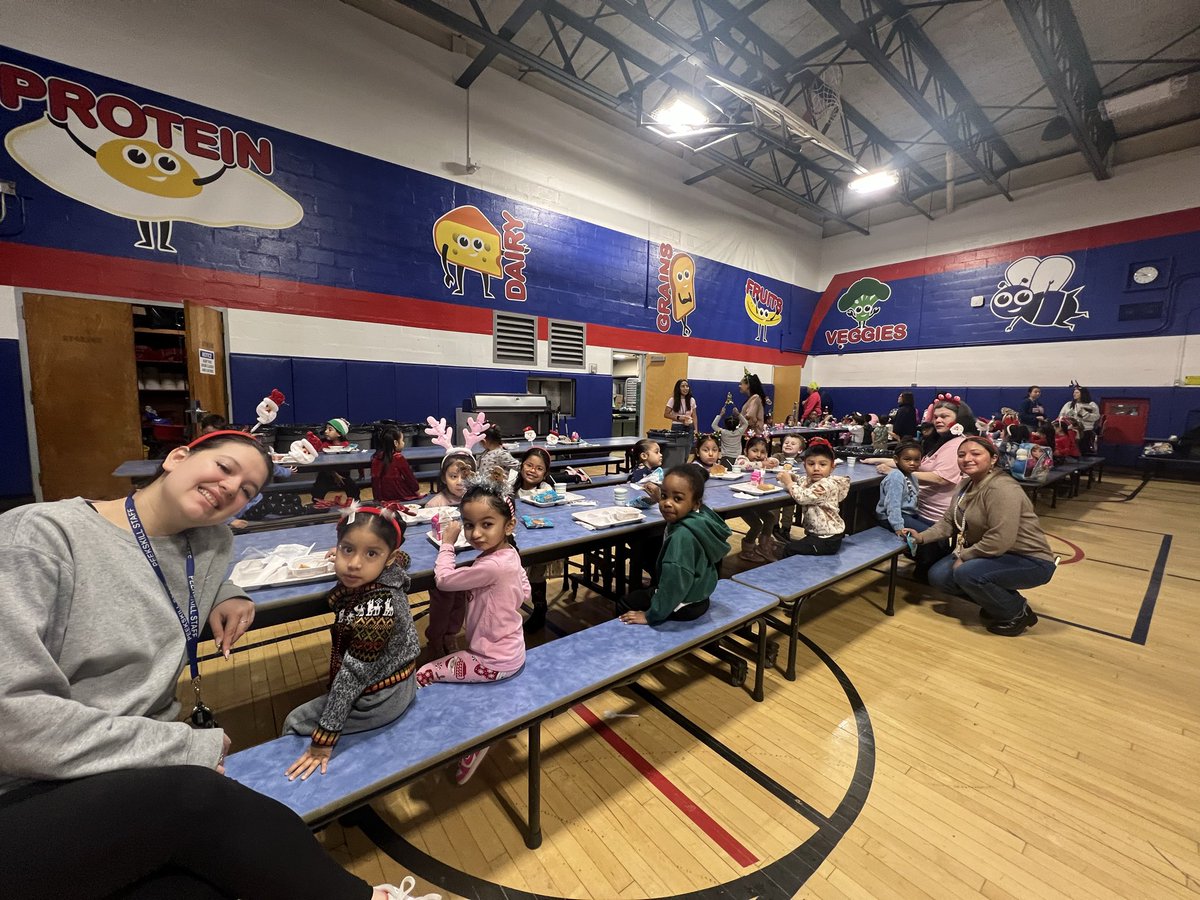 Amanda Cardona tweet media