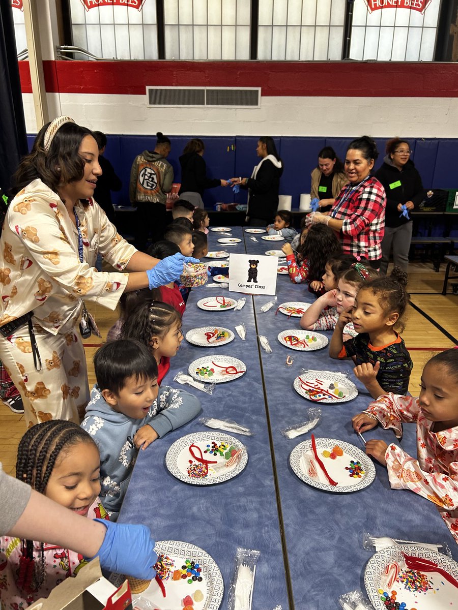 Amanda Cardona tweet media