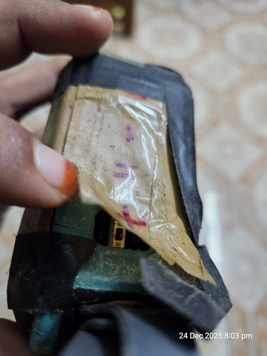 TagOptimus's tweet photo. @Siva_Bharani Ty. Just ordered Hammer Drop 5W BT speaker (green) at Amazon for ₹398 + ₹149 2y ext wty, arriving 2mrw. Currently using BoAt Stone 200 3W BT speaker (Blue) at ₹899 since Sep 2019 & it's still great except outer rubber casing slightly damaged, added pics here #BoAt #HammerDrop https://t.co/HGUvyIrm7Q