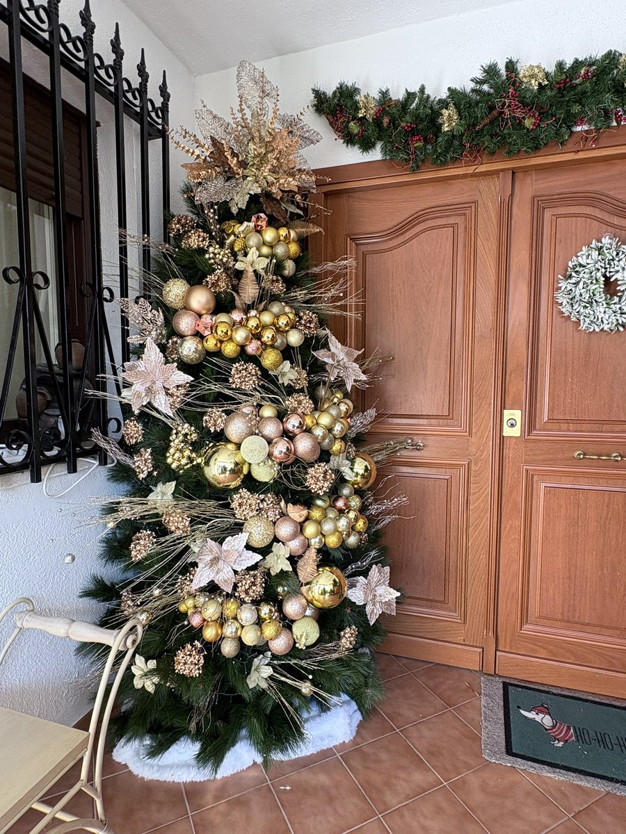 VGdelMoral's tweet photo. Desde un pequeño pueblo de #Extremadura #España os deseo una Nochebuena mágica y una Navidad llena de paz. ¡Felices fiestas!” https://t.co/b3QTqVZqky