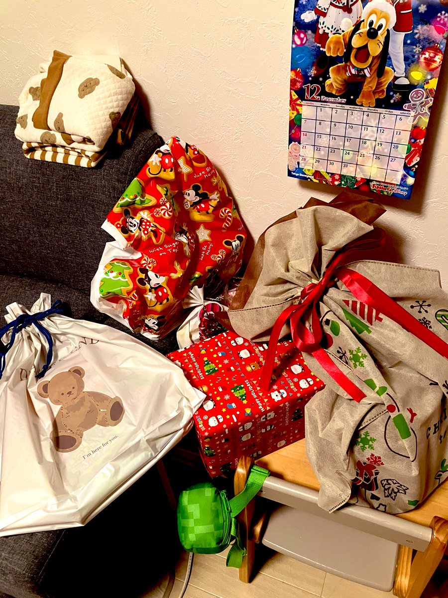 じいじばあばサンタ達のも含めて、子供達への今年のクリスマスプレゼントは盛りだくさんです。羨ましい。
