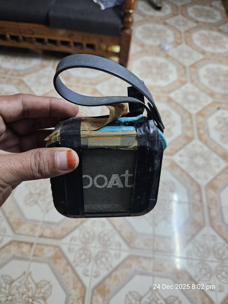 TagOptimus's tweet photo. @Siva_Bharani Ty. Just ordered Hammer Drop 5W BT speaker (green) at Amazon for ₹398 + ₹149 2y ext wty, arriving 2mrw. Currently using BoAt Stone 200 3W BT speaker (Blue) at ₹899 since Sep 2019 & it's still great except outer rubber casing slightly damaged, added pics here #BoAt #HammerDrop https://t.co/HGUvyIrm7Q