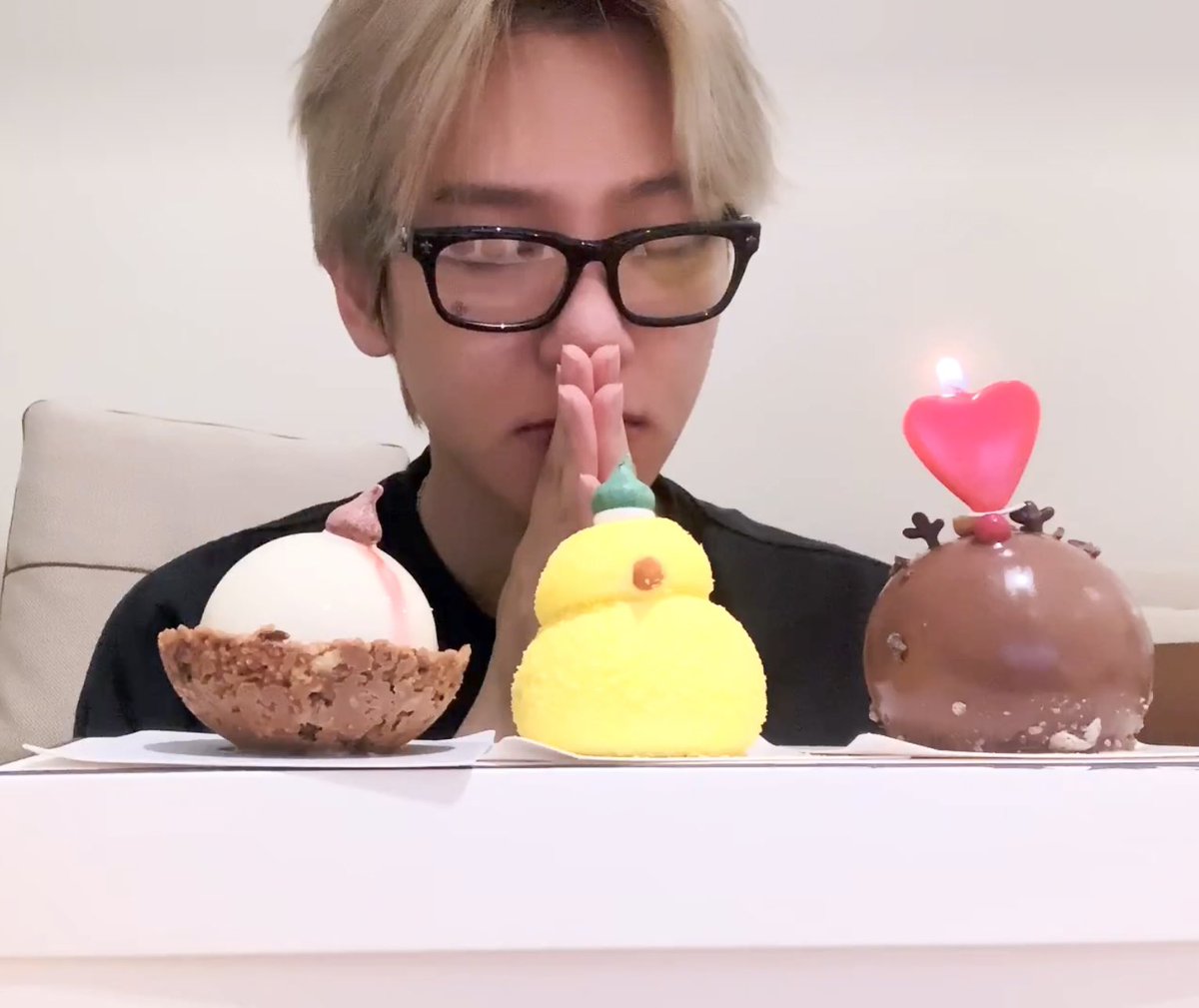 오늘도 행복해
나는 이번 크리스마스에 빌었던 소원이 너의 모든 소원이 이루어지길 바란다
<a href="/B_hundred_Hyun/">Baekhyun_EXO</a> 
#백현 #BAEKHYUN