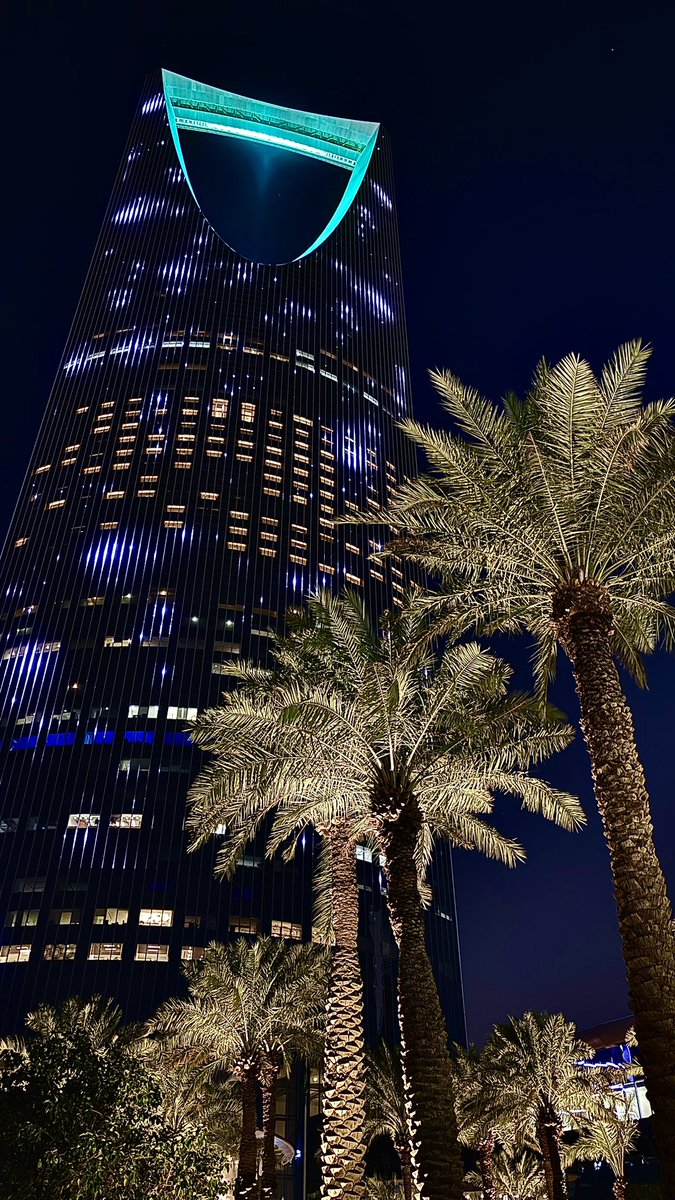 ‏قُوس tweet media