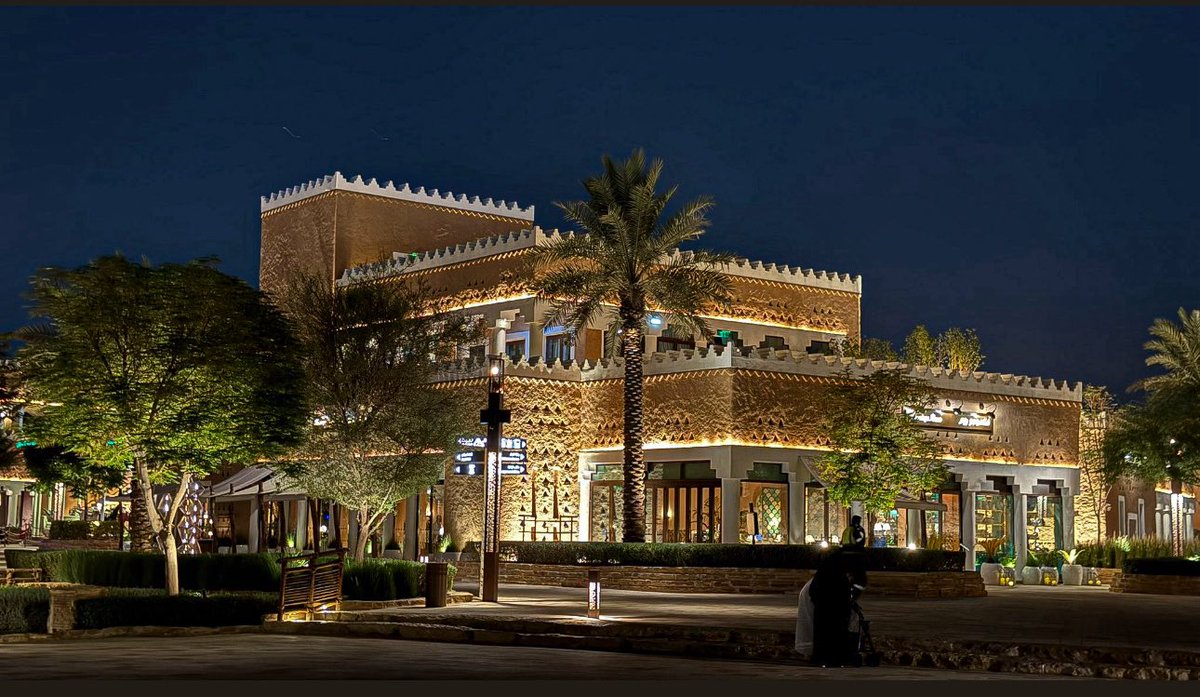 ‏قُوس tweet media