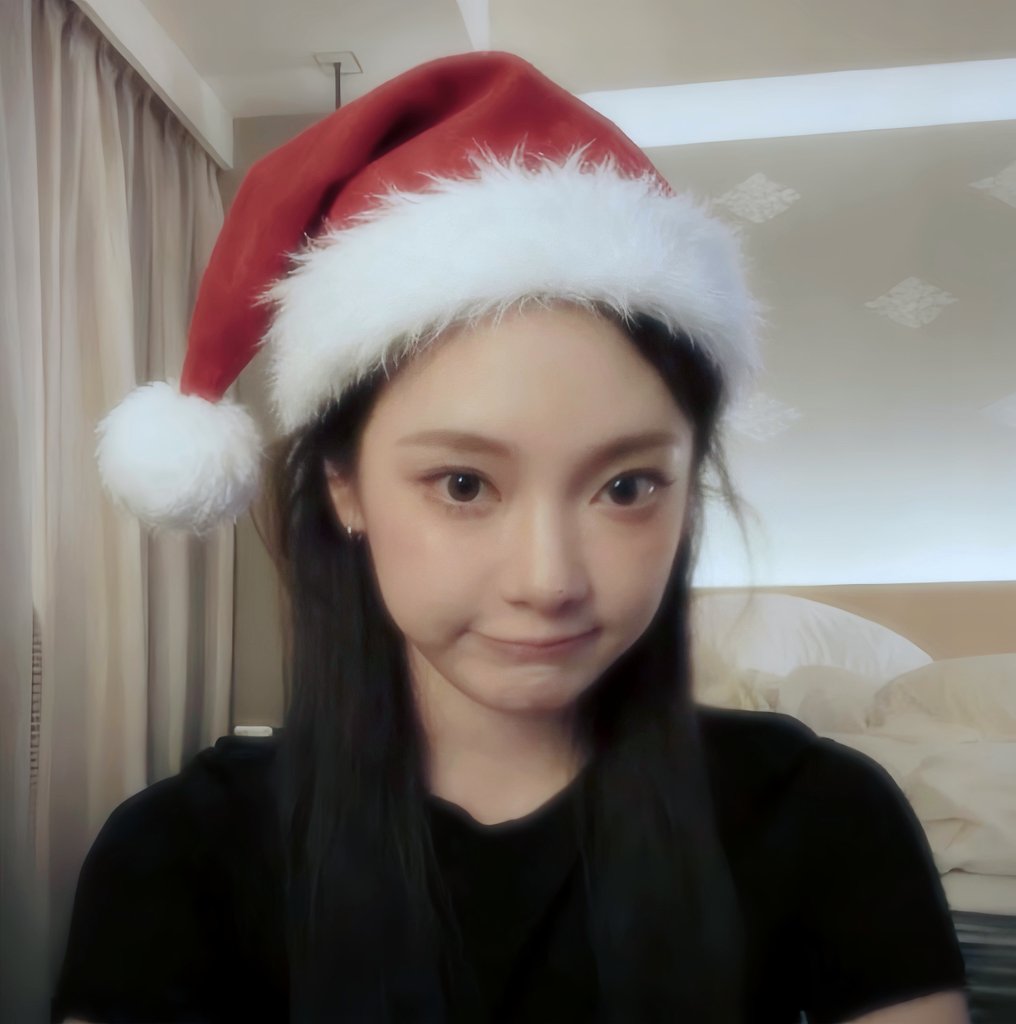 zzkkyy183811's tweet image. It's Christmas time!