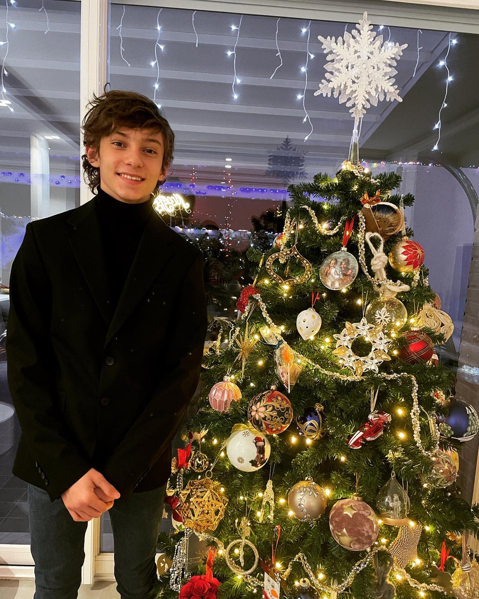 _aka12_'s tweet image. 2021                                                 2022
2023                                                2024