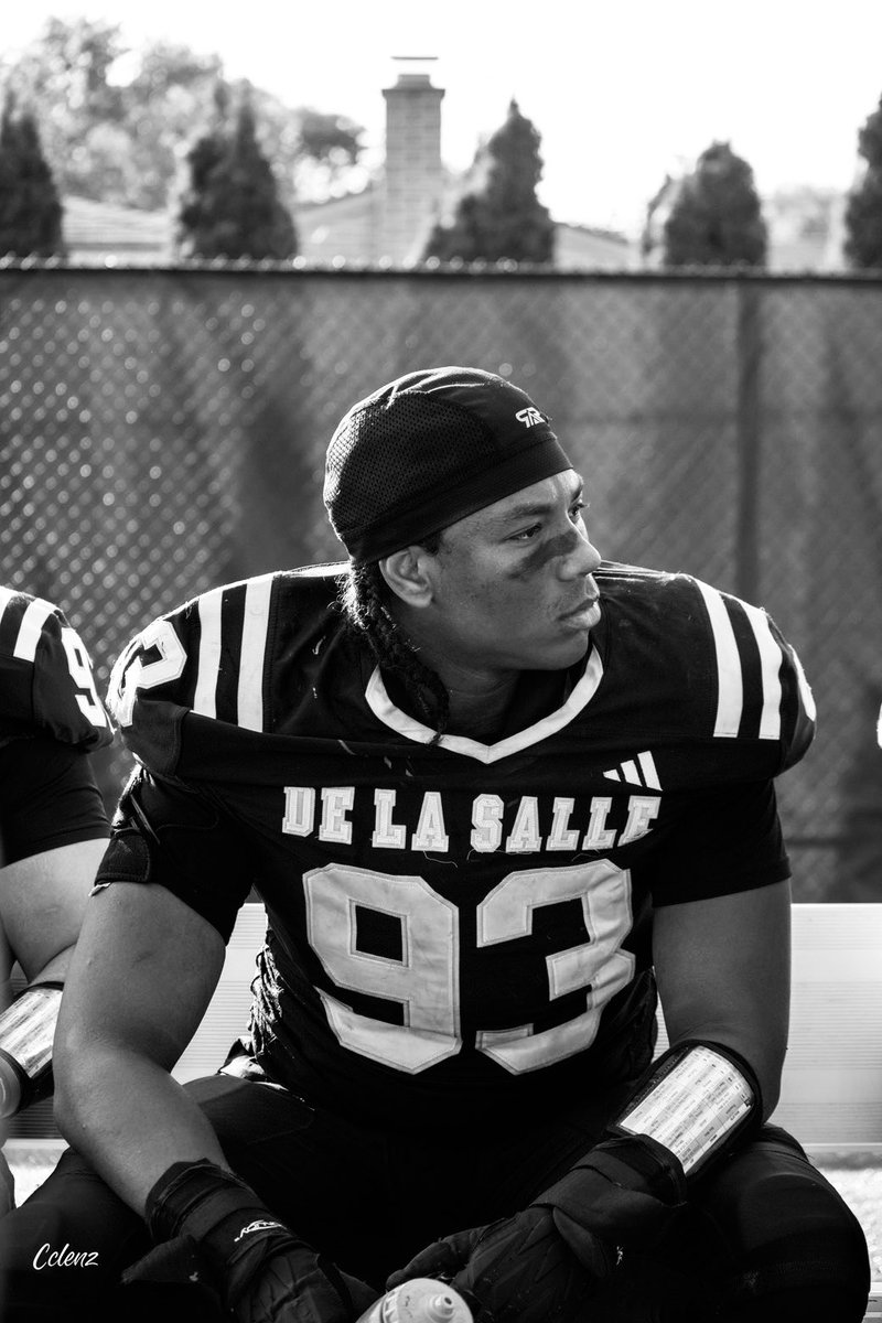 cartwright_jr27's tweet photo. FULL JUNIOR SEASON HIGHLIGHTS ‼️
6’4 240Ibs Class of 2027 3.0 Gpa
#1 in DL position 
#42 in the State
On @PrepRedzoneMI 
HC:@coachrohn 
@Coachvon05 
@AllenTrieu @TrambleJoe @alex_pallone @TheD_Zone @Sportsinthed_ @RisingStars6 @MIexposure @DLSFootball_MI 

https://t.co/S6jnlpsn9E https://t.co/f93CO6NGms