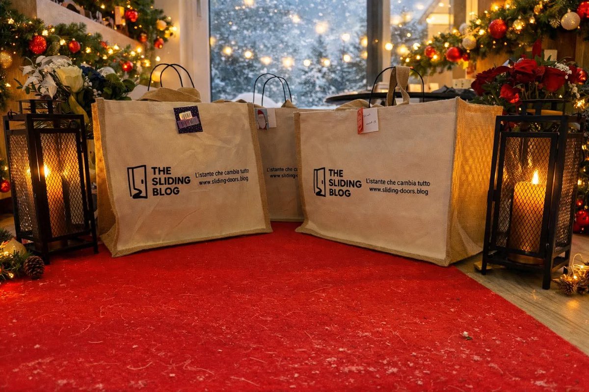 TheSlidingBlog's tweet image. 🎁 Buon Natale!
Che ognuno trovi il suo “istante che cambia tutto”: dentro una scelta, una parola, un abbraccio. ✨

Quest'anno i regali li portiamo noi, dentro alla Bag personalizzata di The Sliding Blog 

sliding-doors.blog