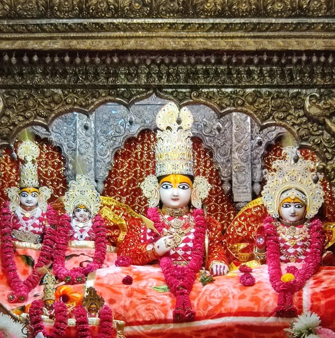 #रामलाल_प्रभू का आज #23दिसंबर2025 का #दिव्य_श्रंगार_दर्शन 😔🙏🏻
ब्रह्मसभाँ हम सन दुखु माना। तेहि तें अजहुँ करहिं अपमाना॥
जौं बिनु बोलें जाहु भवानी। रहइ न सीलु सनेहु न कानी॥
#divyasringardarshan #aajkasringardarshan #shriramlala #shriramcharitmanas #balkand #23december2025 #tuesday