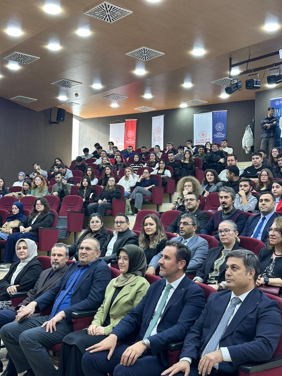 Gençlik Hizmetleri Genel Müdür Yardımcımız Sayın Mehmet Tayyip Kahyaoğlu’nun teşrifleriyle ÜNİDES Sertifika Töreni gerçekleştirildi.