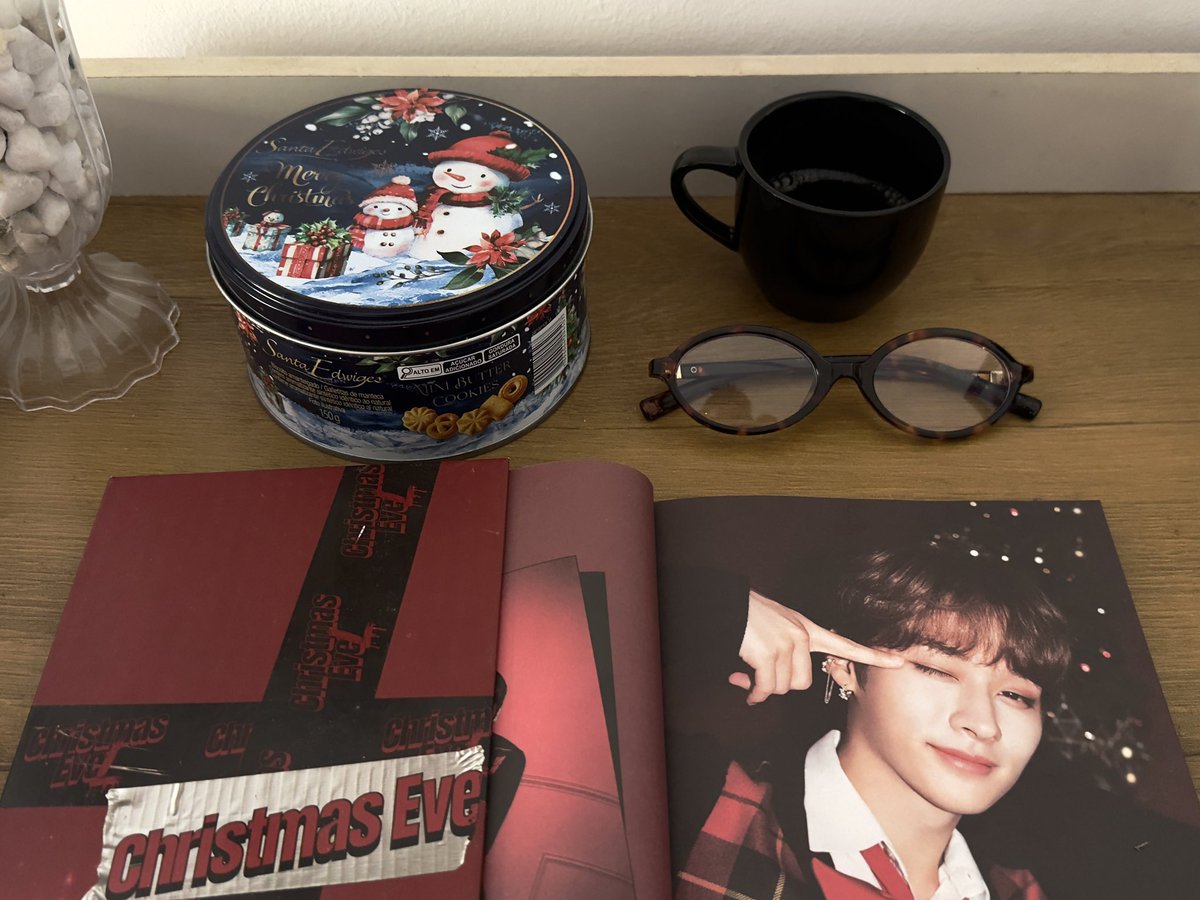 ctrl3002's tweet image. christmas eve 🦌⊹ ஓ๑♡︎