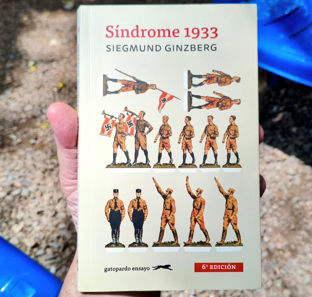 rogeriotomazjr's tweet photo. Enquanto não sai a edição brasileira desse livro fodaralhaço, deixo uns drops com vocês. Segue trecho sobre as sucessivas (e excessivas) eleições que permitiram a Hitler e ao nazismo se tornarem conhecidos na Alemanha inteira:
+ https://t.co/IKkh4OLMwP