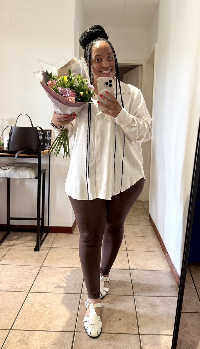 Mydali_Lebeko's tweet image. So so grateful to be getting older. A quiet but beautiful birthday it is 💃🏼💃🏼 I have no complaints today as my heart is full 🥺 🎂 ❤️