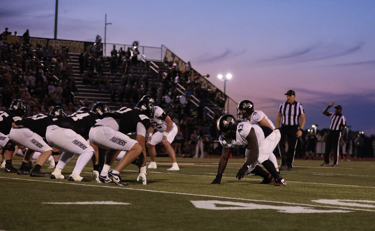 OmarMadourie2's tweet image. I’m glad to announce that I am committing to Missouri Valley!!#2LIV6CREW #ValleyWIllRoll 

@recruitLSFB @coachTTerrance @WOWKCfootball @JPRockMO @Qblack_3 @coachgoulet