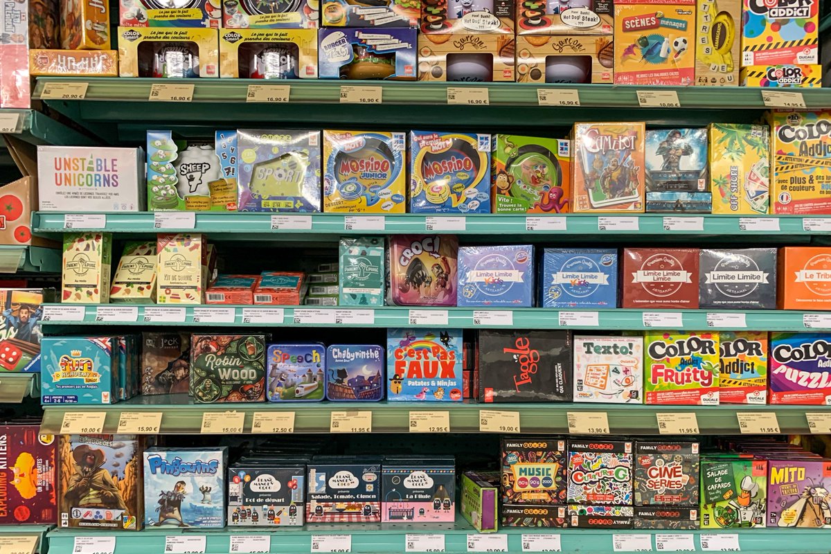 F3cotedazur's tweet image. Cartes, jeux de société, Lego... À Noël, et toute l'année, les adultes de plus en plus séduits par les jouets ▶️ france3-regions.franceinfo.fr/provence-alpes…
#noel2025 #jeux