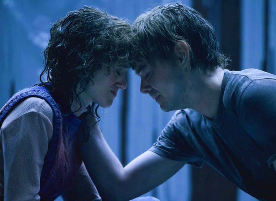 FrenchRapUS's tweet image. 🚨 HISTORIQUE ! 

STRANGER THINGS DEVIENT OFFICIELLEMENT LA SÉRIE LA PLUS VISIONNÉE DE TOUS LES TEMPS SUR NETFLIX 🤯

1,2 MILLIARDS DE VUES.