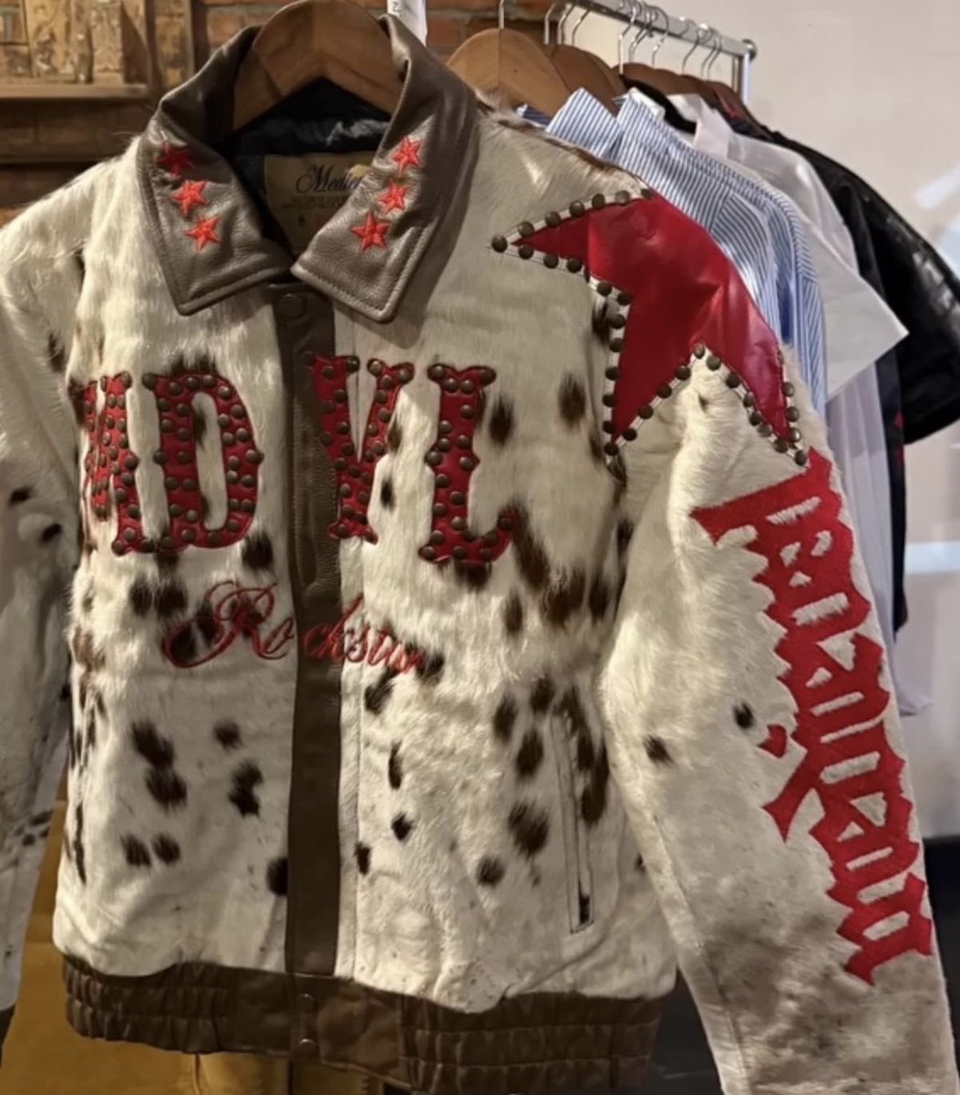 musesblueprint's tweet image. Cow Print Jackets 🐄 &amp;gt;