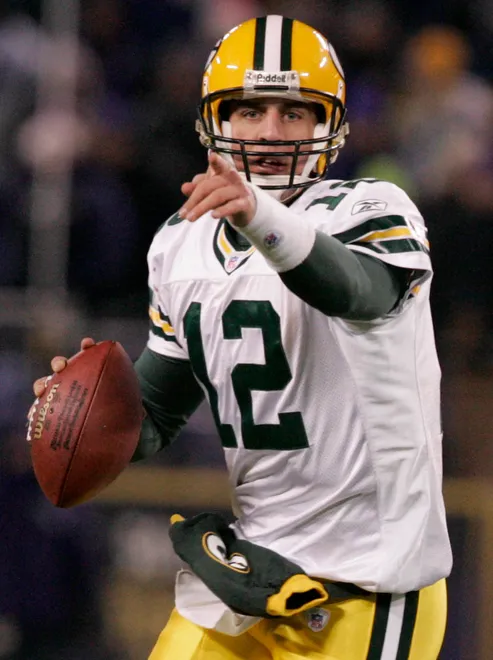 AndrewSiciliano's tweet photo. Aaron Rodgers most extensive action as a rookie came in Week 15, 2005. He threw 15 passes in relief of Brett Favre against Deion Sanders and the Ravens.

Twenty years later, Rodgers faces Shedeur Sanders and the Browns this Sunday. https://t.co/OWMAgbeyQS