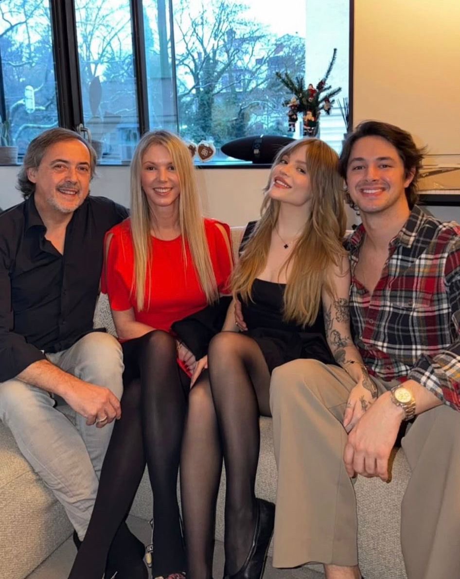 UpdateLuisa's tweet image. Luísa Sonza está passando Natal com seu namorado, na Alemanha.