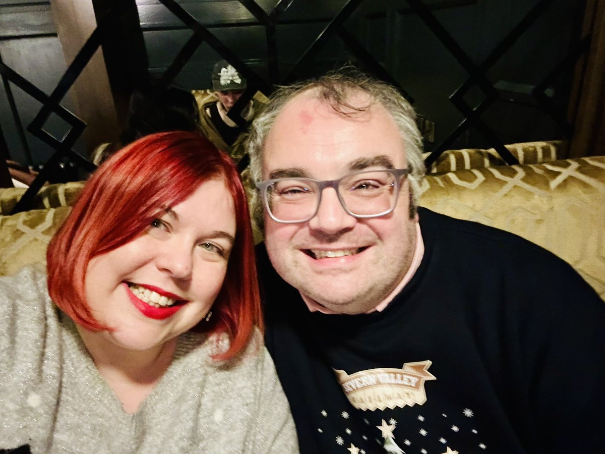 “It’s Christmas Eve, babe,
In the Wetherspoon,
My old man said me,
‘Let’s have another one!’” 🍻