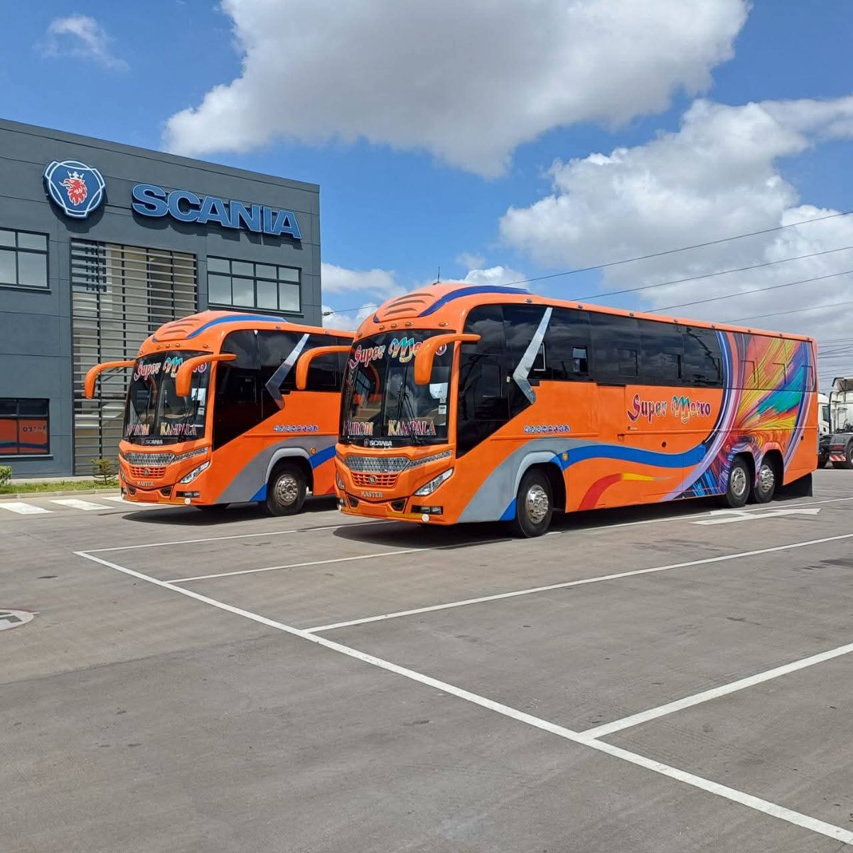 CoolBusesEA's tweet photo. Super Metro
@SuperMetro_Ke

2 new buses were released today
Powered by Scania F360 @ScaniaEA
Crafted by Masters Fabricators

NAIROBI - KAMPALA
Via Busia and also via Malaba boarders

Congratulations Super Metro 🎉 https://t.co/9haLMfv8VJ