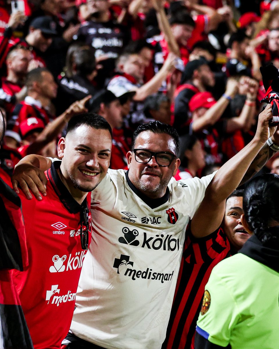 ldacr's tweet photo. ¡𝐔𝐧 𝐦𝐢𝐬𝐦𝐨 𝐚𝐦𝐨𝐫, 𝐮𝐧𝐚 𝐦𝐢𝐬𝐦𝐚 𝐟𝐚𝐦𝐢𝐥𝐢𝐚! ❤️🖤 https://t.co/w5JzY7AooH