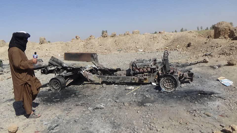 نن د هلمند او ننګرهار والي صاحبان له خپلو تللیو اتلانو سره د وفاء او دعاء په خاطر د هلمند د مخکني والي او د زړونو د محبوب، کباب او ټوټه ټوټه سوی مشر، شهد الحاج ملا عبدالمنان محبوب تقبله الله  مقبرې ته ولاړل.
😰