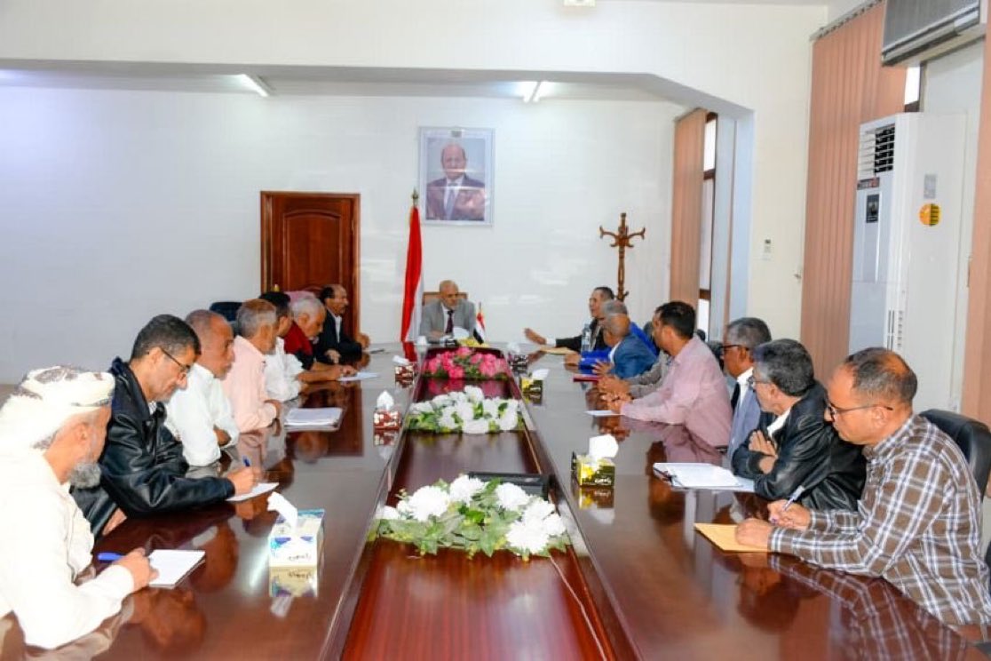 بحث محافظ تعز نبيل شمسان، اليوم، مع رئيس الاتحاد العام لنقابات عمال اليمن علي بلخدر، جملة من القضايا الحقوقية والمهنية ذات الاهتمام المشترك.