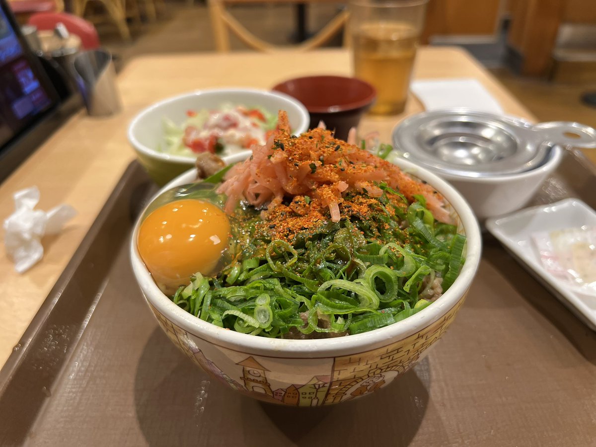 grindlovers's tweet photo. 今日は店内にどんなリクエスト曲かかるか楽しみにして行ったのに、クリスマスソングが延々と流れてるパターンで残念だった。
あと店員さんに味噌汁忘れられてた。
諸々食べ終わってから気付いて持ってきてもらった。ただ味噌汁を追加で飲んだ。 https://t.co/LfaVNt69ZS