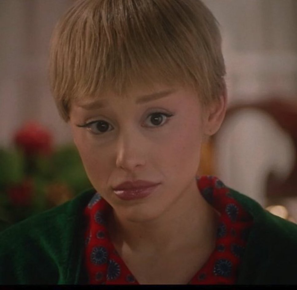 fearibleu's tweet image. ariana is that you?