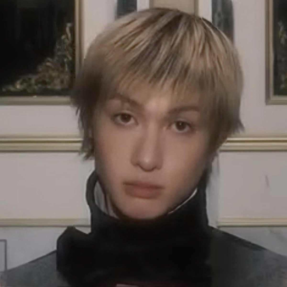 fearibleu's tweet image. ariana is that you?