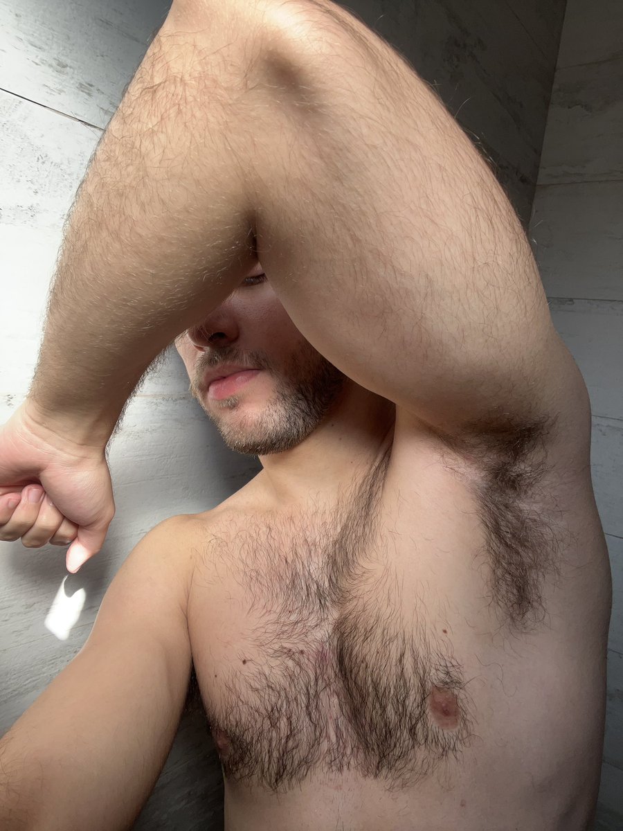 neverreallyovxr's tweet image. sim