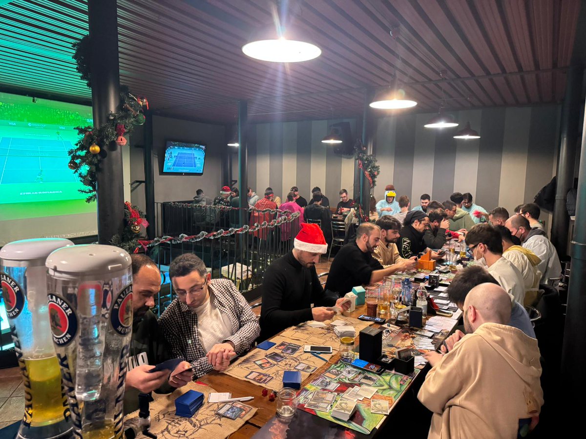 Snap978's tweet image. Merry Christmas from the 12 teams from LPMG's trio ❤️❤️❤️ #MTG #PAUPER #LPI