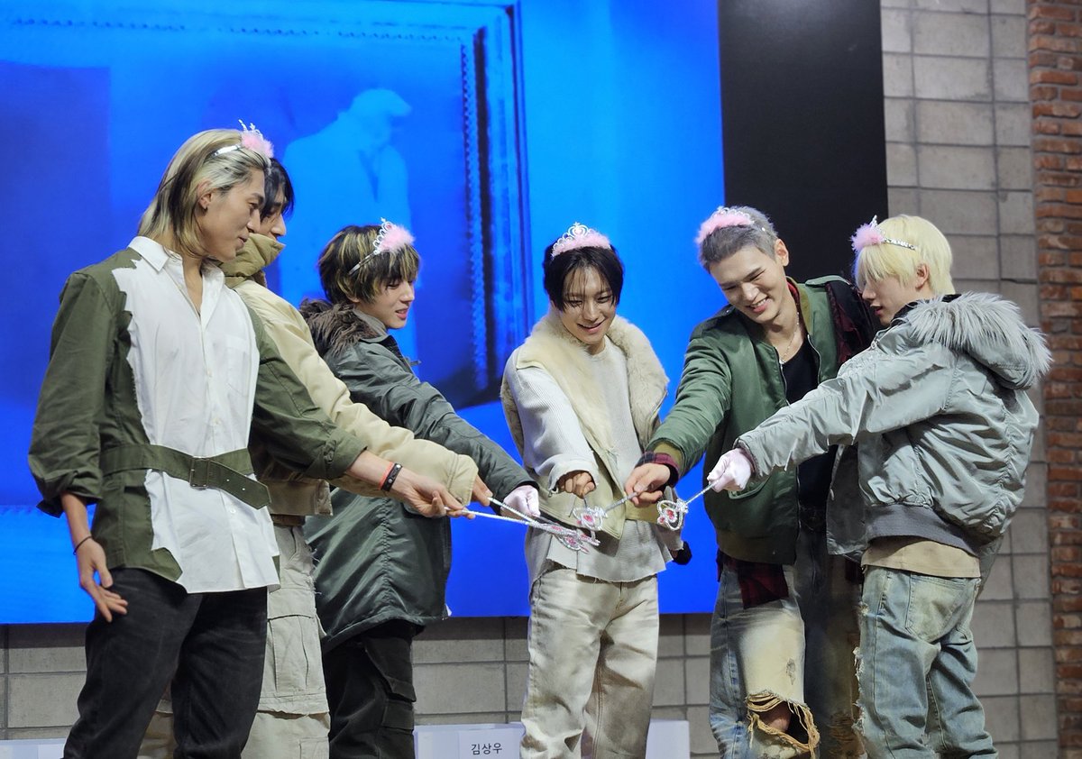 choi_sanwich's tweet image. pt. 2

#justb #저스트비 #임지민 #이건우 #배인 #시우 #김상우 #전도염 #doyum #bain #sangwoo #limjimin #siwoo #geonu