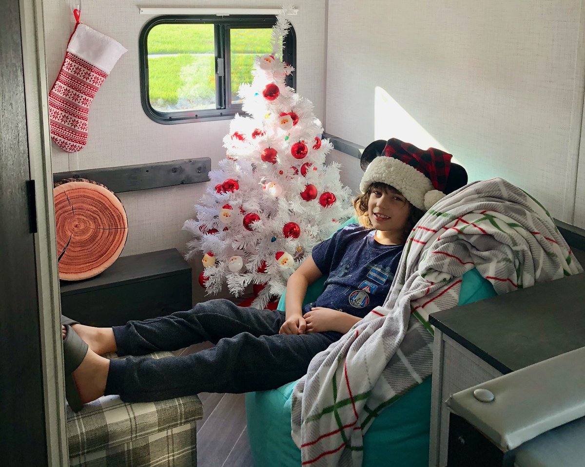 GoRVing's tweet photo. It's Christmas Eve! 🎅🏼🎄
Will Santa be making a stop at your RV this year? 🎁
#GORVING #ChristmasEve #Holidays #Travel #RV https://t.co/BU3e1If644