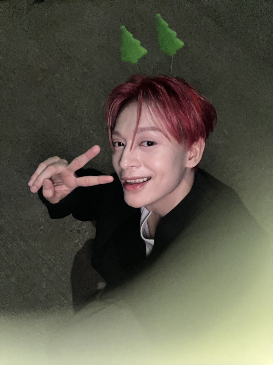 [🐼] Merry Christmas Anchors!! Enjoy kayo i love you 🎄🎄🎄🎄💕

#HORI7ON #호라이즌 #REYSTER #레이스터