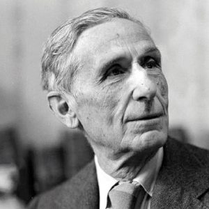 Una agència periodística francesa a Barcelona es va fer ressò de la mort de Pompeu Fabra el dia de Nadal de 1948.
La censura espanyola va prohibir la publicació de la notícia.
No es va admetre l'esquela a cap diari.
Un article a la revista "Destino" també va ser censurat.