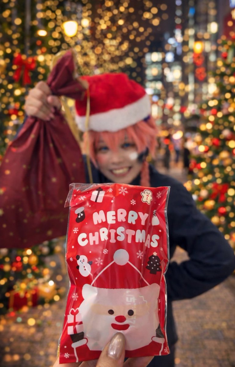 ｼｬﾝｼｬﾝｼｬﾝｼｬﾝｼｬﾝ✨🌟💫✨🌟💫✨

🎅🎄ｰ𝑀𝑒𝑟𝑟𝑦 𝐶ℎ𝑟𝑖𝑠𝑡𝑚𝑎𝑠ｰ🎄🎁

AKGサンタからお届けもので〜す✊❣️

※背景AI生成なんですけどすごすぎ