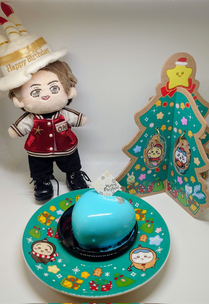 nico_0307's tweet photo. クリスマスは1人池袋で初恋芸人を見て過ごしました。メリクリ✨🎅🎄✨ https://t.co/zTAGlSymJE