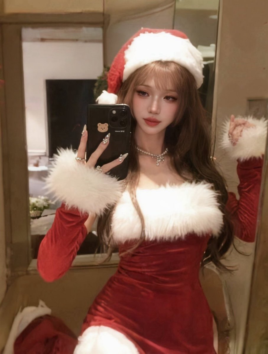 mochyiis's tweet photo. merry christmas ～🎄 https://t.co/9OKxaJqZma