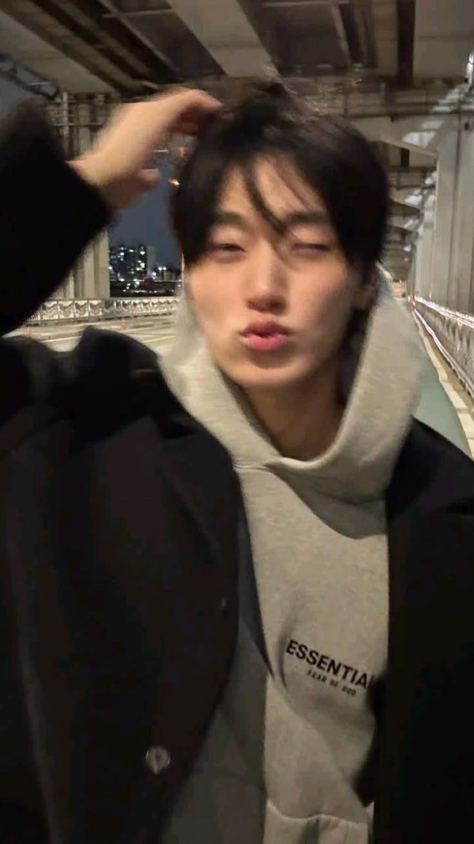 vize_c2's tweet image. My lovely Rissie, 

I hope your day is as beautiful as you are. When we met, I wasn't the happiest camper, meeting you made the struggles that made our meeting possible very worth it. I love you and am very grateful to have you in my life. Happy Birthday and Happy New Year ♡