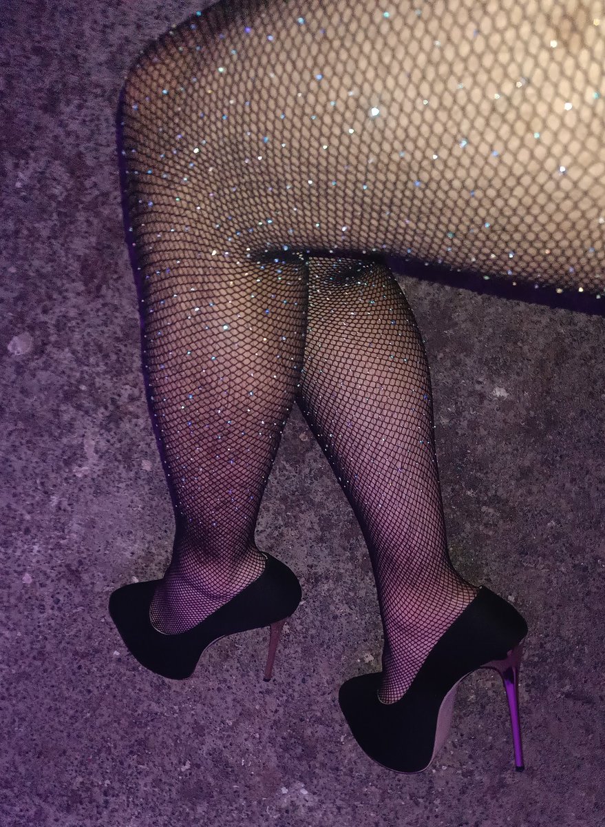 Nuevas medias😍😍
#nylons #nylonfetısh #nylon #heels #HeelsOfTheDay #highheels #tacones #crossdresser #crossdressedinpublic