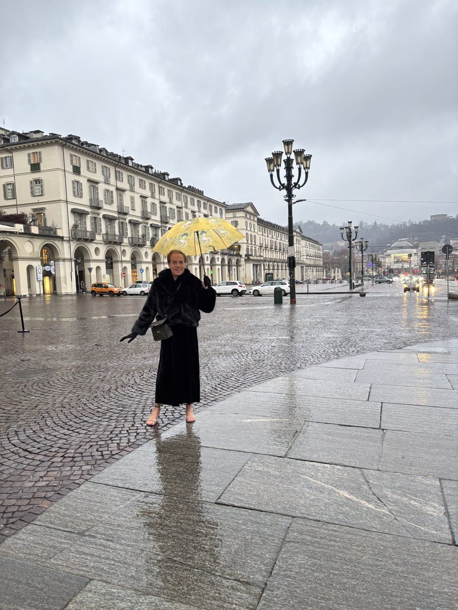 Singin’ in the Turin’s rain ♥️ Buon Natale a voi tutti! 🥰