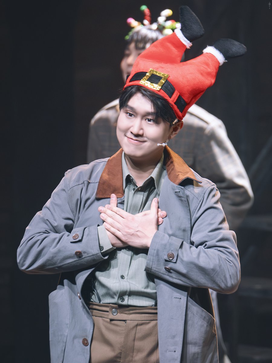 1KM_PIC's tweet photo. 251224 20:00
존도우 크리스마스 커튼콜
앙상블 | 이지혁 배우

🎄Merry Christmas🎄 https://t.co/qyiuqQLG9F
