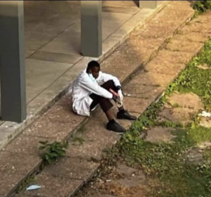 mujuni_emmy's tweet image. A ward Round on Christmas 🙃🙌🏿