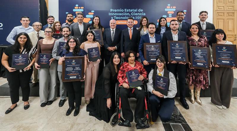 InnovacionJal's tweet photo. Fortalecimos la vinculación entre ciencia y mercado con la 4ta generación de De la Ciencia al Mercado; y reconocimos a nuestra comunidad con el Premio Estatal de Innovación, Ciencia y Tecnología y el Premio Jalisco al Emprendimiento 2025. https://t.co/pu05I3eXBu