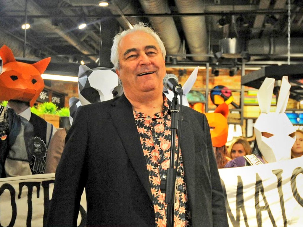 Kahlissee's tweet image. Lush Co-founder told Gaza critics to stay away from his stores

Mark Constantine said people who oppose his solidarity with Palestinians in Gaza should NOT shop at his stores - he doesn't want support from customers who reject his position

Shop at Lush! It's absolutely Lush ♥️