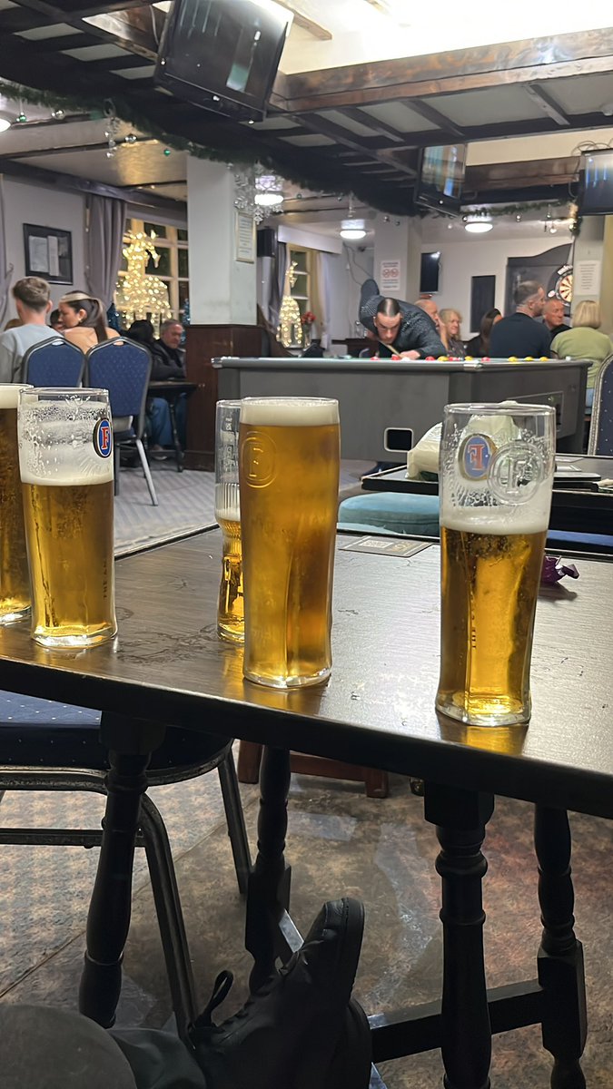 dyIanbrett's tweet image. Merry Christmas one and all x